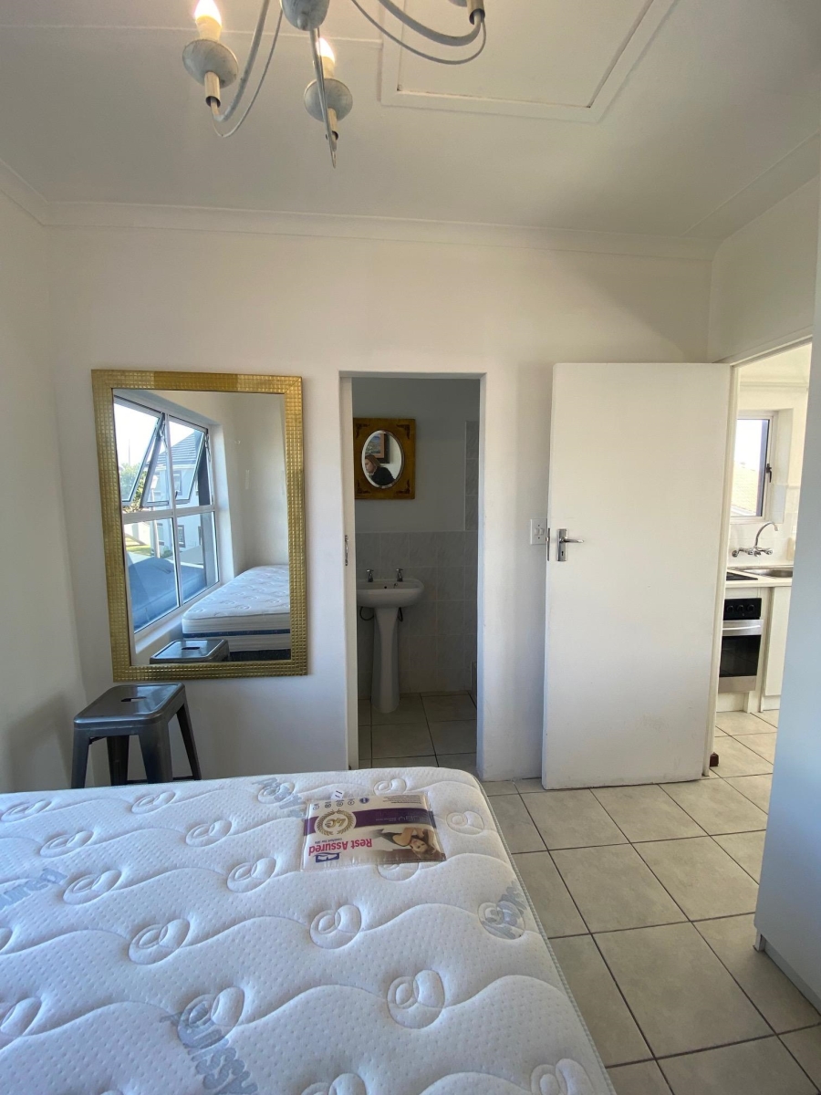 To Let 1 Bedroom Property for Rent in Strand South Western Cape